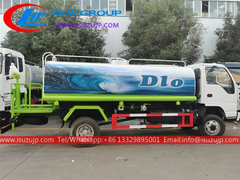 Isuzu AWD 8 ton water delivery truck