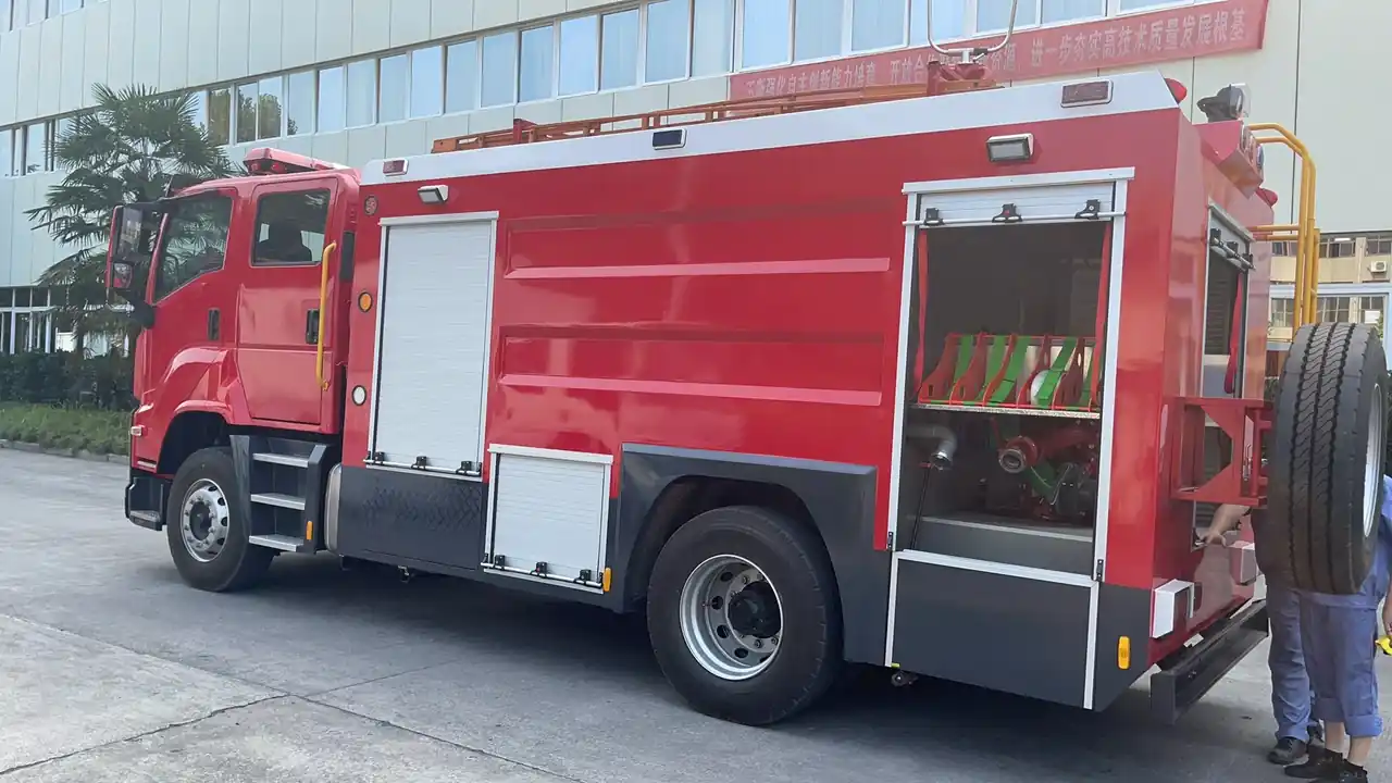 4X2 ISUZU GIGA 8000liters new fire trucks for sale