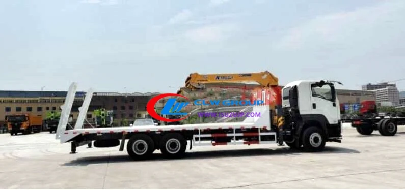 10 tyre ISUZU flatbed truck with crane