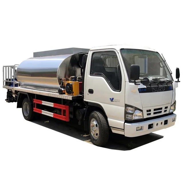 ISUZU bitumen distributor truck