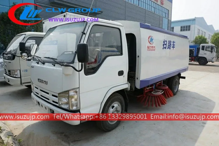 ISUZU 3 tonne mini road sweeper car