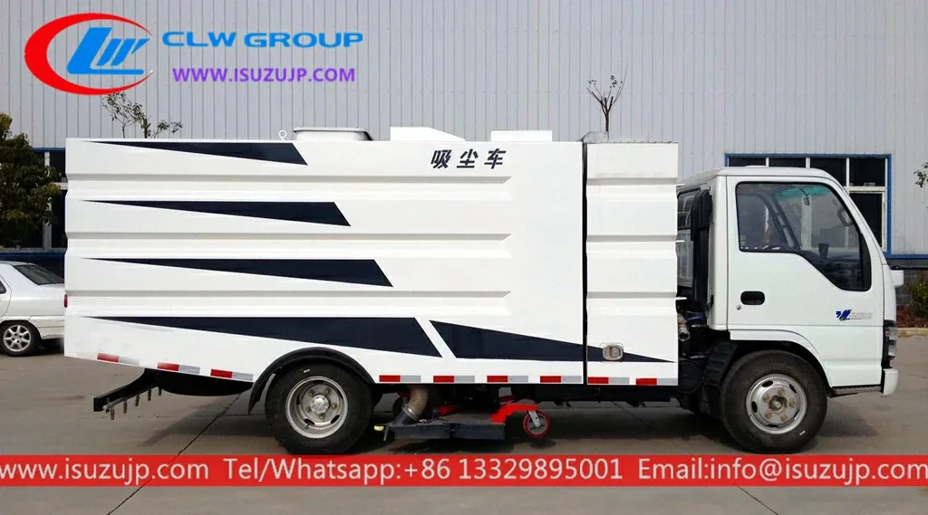 ISUZU 6t vacuum street sweeper United Arab Emirates