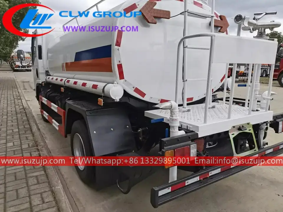 ISUZU ELF 6 ton potable water truck