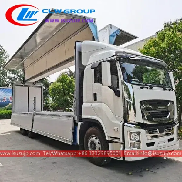 10 wheel Isuzu Giga wing truck