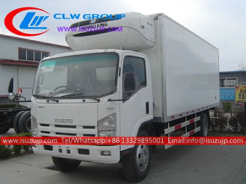 ISUZU NPR 8t 6.8m reefer truck