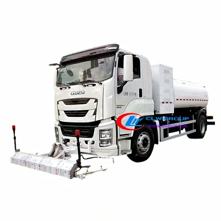 ISUZU road cleaning truck