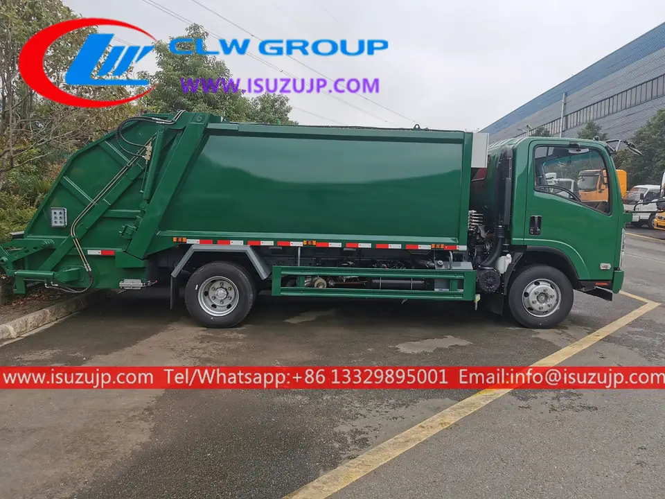 Isuzu 6t rear load trash truck shipping to Oman
